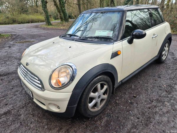 Mini Cooper Hatchback, Petrol, 2010, White