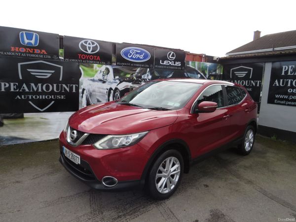 Nissan Qashqai Hatchback, Diesel, 2014, Red