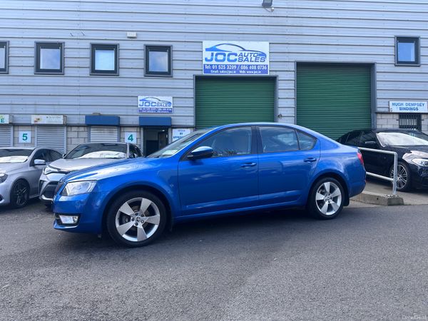 Skoda Octavia Saloon, Petrol, 2014, Blue
