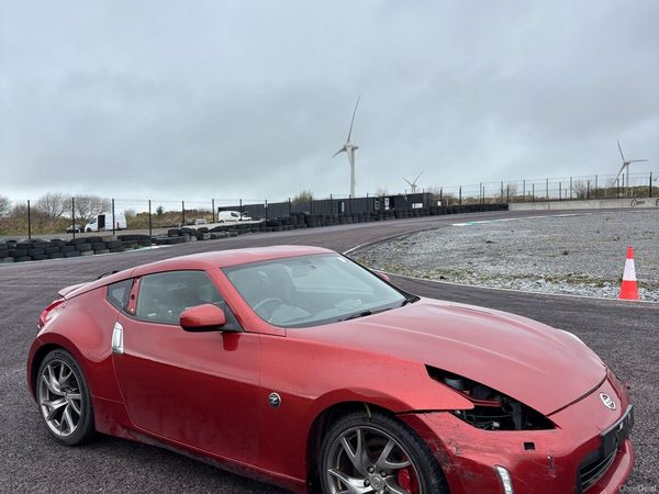 Nissan 370Z Coupe, Petrol, 2013, Red