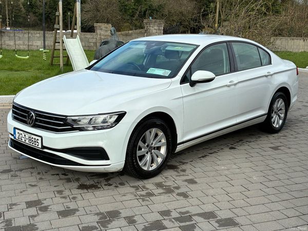 Volkswagen Passat Saloon, Diesel, 2021, White