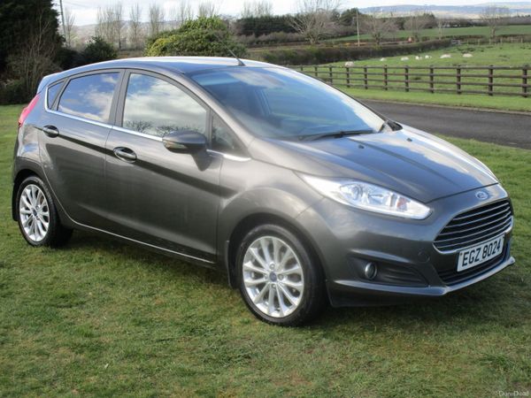 Ford Fiesta Hatchback, Petrol, 2017, Grey