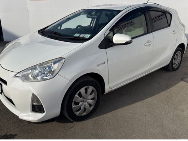 Toyota Aqua Hatchback, Petrol Hybrid, 2014, White
