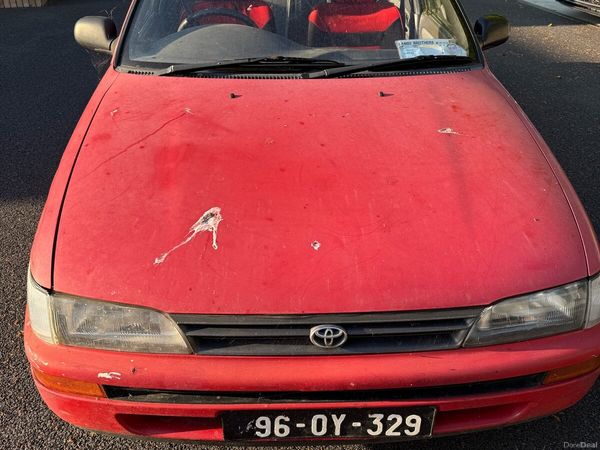 Toyota Corolla Saloon, Petrol, 1996, Red
