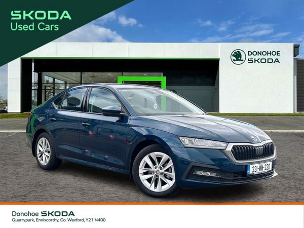 Skoda Octavia Saloon, Petrol, 2023, Blue
