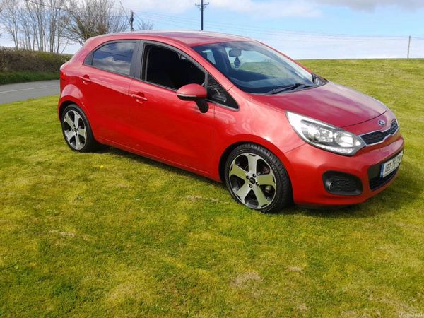 Kia Rio Hatchback, Diesel, 2013, Red
