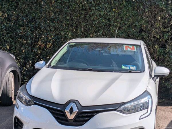 Renault Clio Hatchback, Petrol, 2022, White