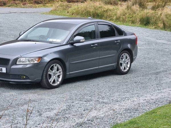 Volvo S40 Saloon, Diesel, 2010, Grey