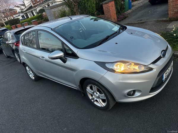 Ford Fiesta Hatchback, Petrol, 2009, Silver