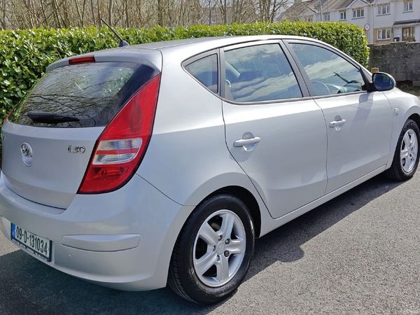 Hyundai i30 Hatchback, Diesel, 2009, Silver