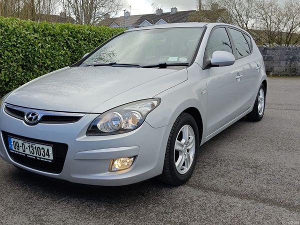 Hyundai i30 Hatchback, Diesel, 2009, Silver