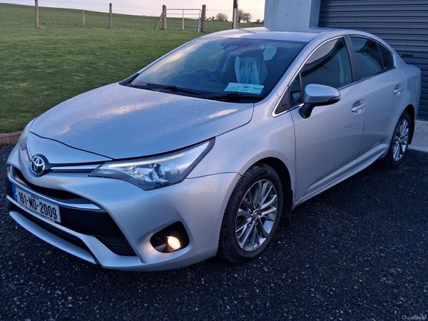 Toyota Avensis Saloon, Diesel, 2016, Silver