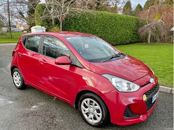 Hyundai i10 Hatchback, Petrol, 2017, Red