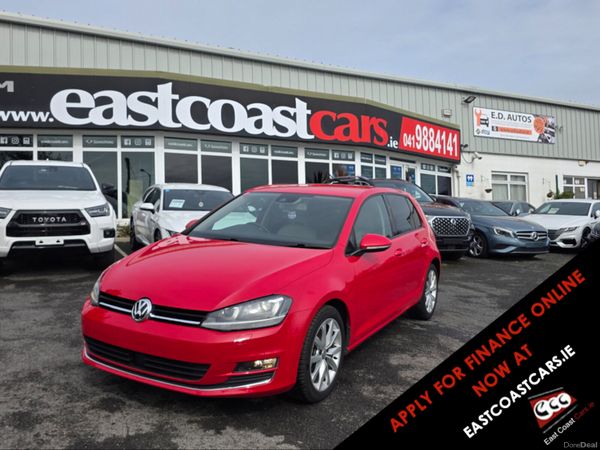 Volkswagen Golf Hatchback, Petrol, 2015, Red