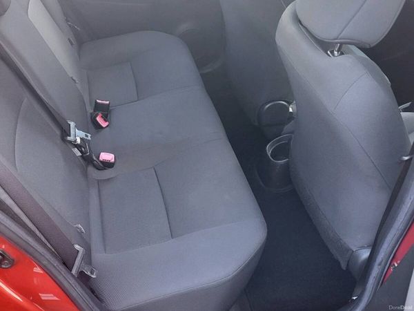 Toyota Yaris Hatchback, Petrol, 2014, Red