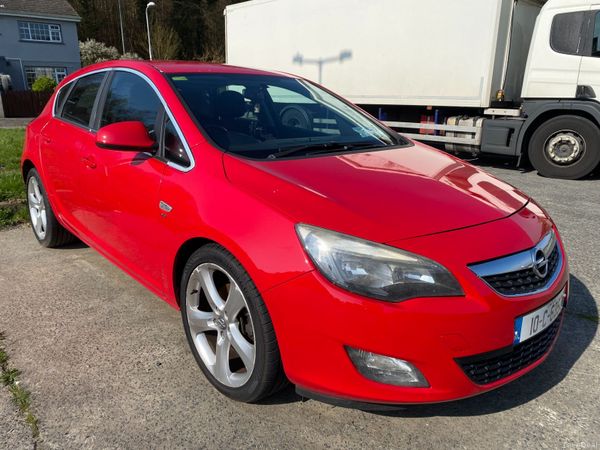 Opel Astra Hatchback, Diesel, 2010, Red