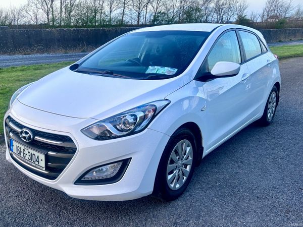 Hyundai i30 Hatchback, Petrol, 2016, White