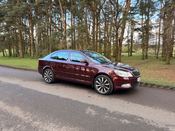 Skoda Octavia Hatchback, Diesel, 2010, Red