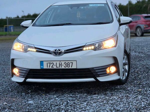 Toyota Corolla Saloon, Diesel, 2017, White