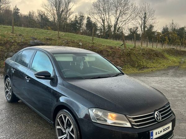 Volkswagen Passat Saloon, Diesel, 2011, Black