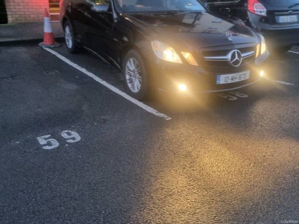 Mercedes-Benz E-Class Saloon, Diesel, 2010, Blue