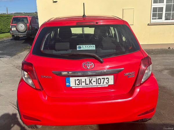 Toyota Yaris Hatchback, Petrol, 2013, Red