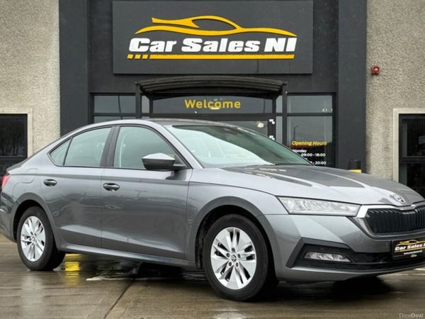 Skoda Octavia Hatchback, Diesel, 2022, Grey