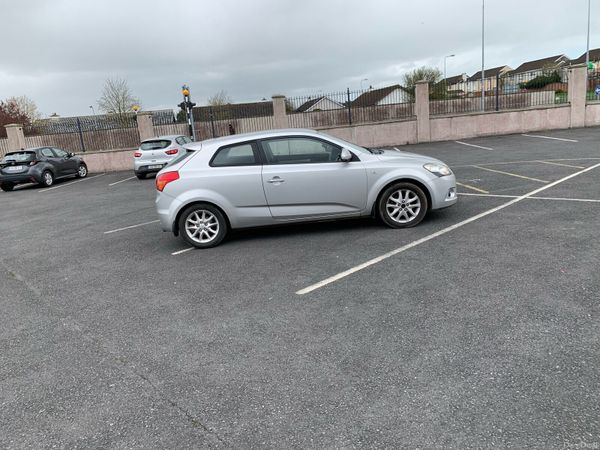 Kia Ceed Hatchback, Diesel, 2010, Silver