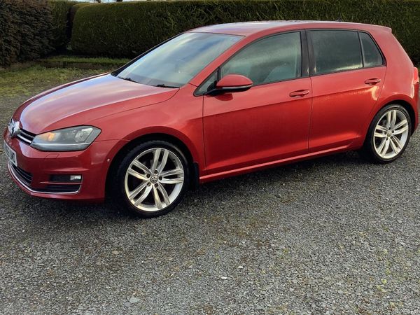Volkswagen Golf Hatchback, Petrol, 2015, Red