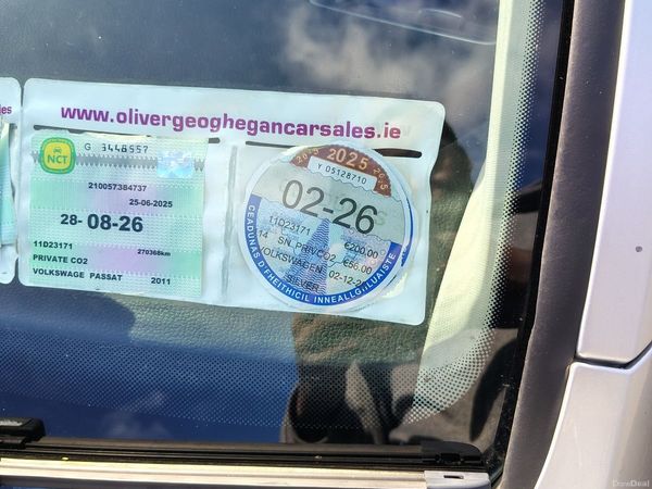 Volkswagen Passat Saloon, Diesel, 2011, Silver