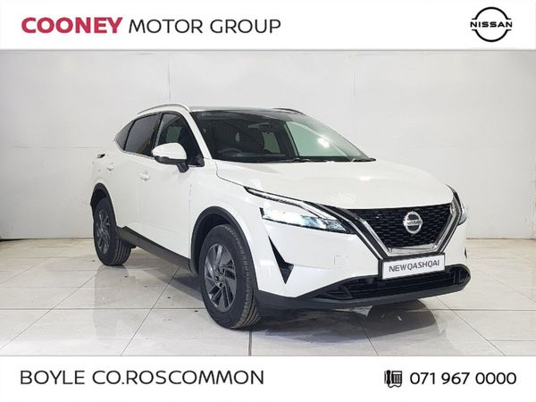 Nissan Qashqai MPV, Petrol, 2022, White