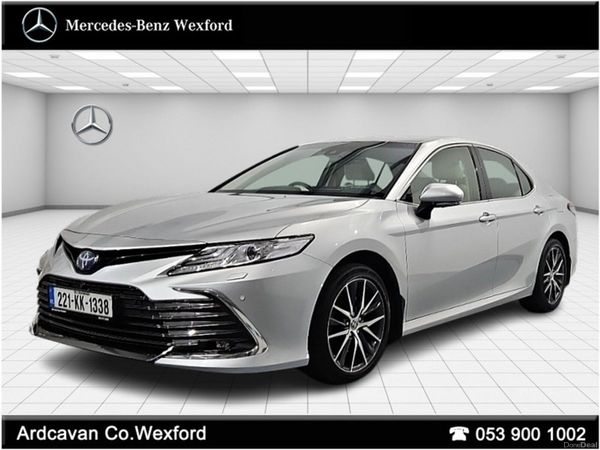 Toyota Camry Saloon, Petrol Hybrid, 2022, Silver