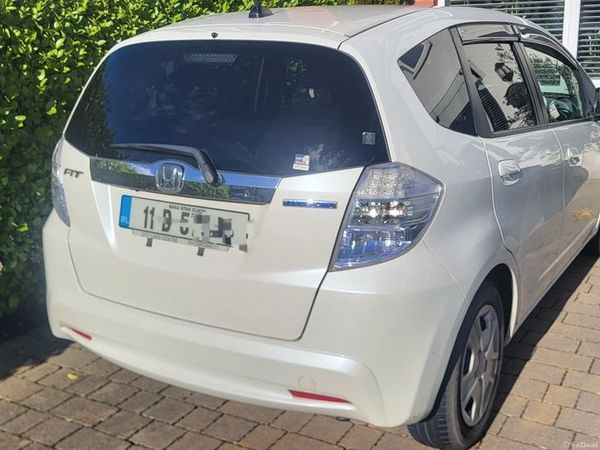 Honda Fit Hatchback, Petrol Hybrid, 2011, White