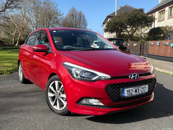Hyundai i20 Hatchback, Petrol, 2015, Red