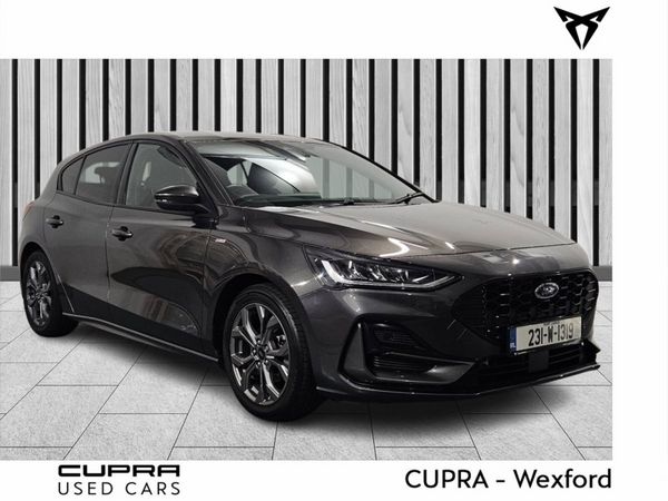 Ford Focus Hatchback, Petrol, 2023, Grey
