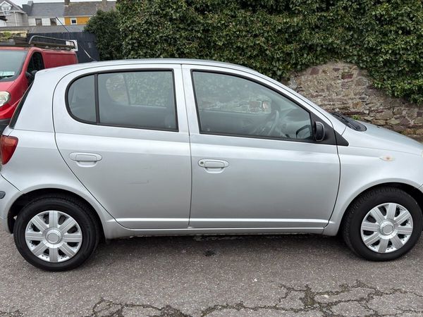 Toyota Yaris Hatchback, Petrol, 2003, Silver