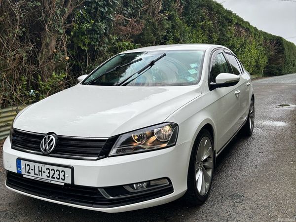 Volkswagen Passat Saloon, Diesel, 2012, White