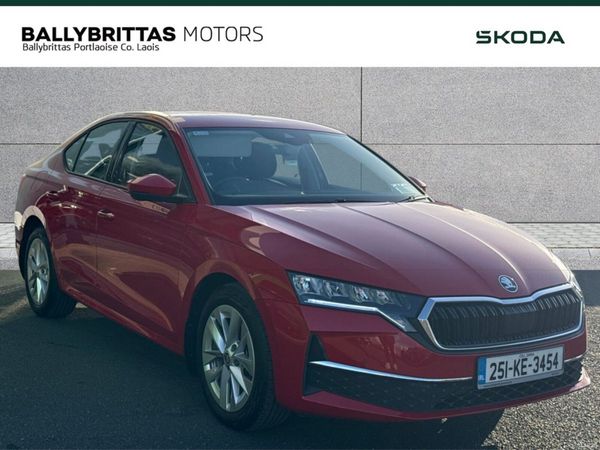 Skoda Octavia Saloon, Petrol, 2025, Red