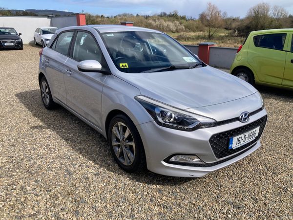 Hyundai i20 Hatchback, Petrol, 2016, Silver
