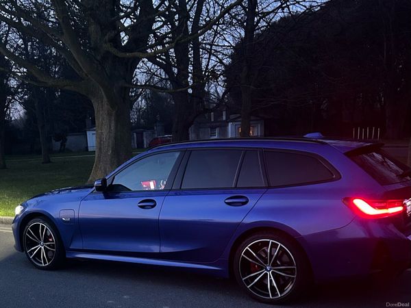 BMW 3-Series Estate, Petrol Plug-in Hybrid, 2022, Blue