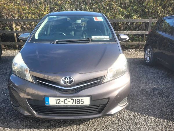 Toyota Yaris Hatchback, Petrol, 2012, Grey