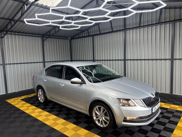 Skoda Octavia Saloon, Petrol, 2018, Grey