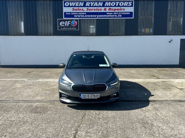 Skoda Fabia Hatchback, Petrol, 2022, Grey