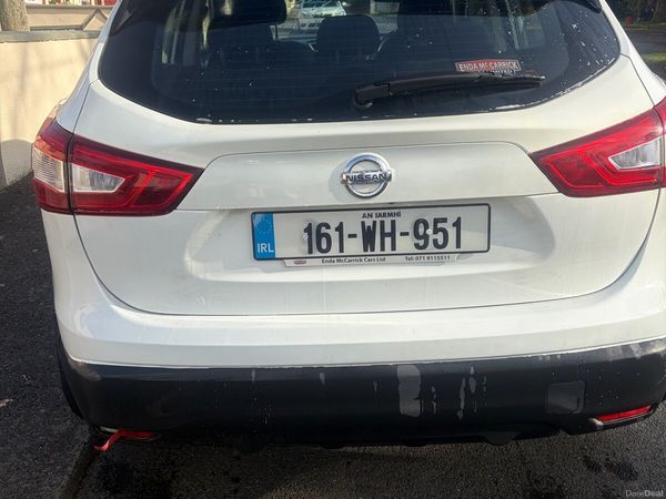 Nissan Qashqai Hatchback, Diesel, 2016, White