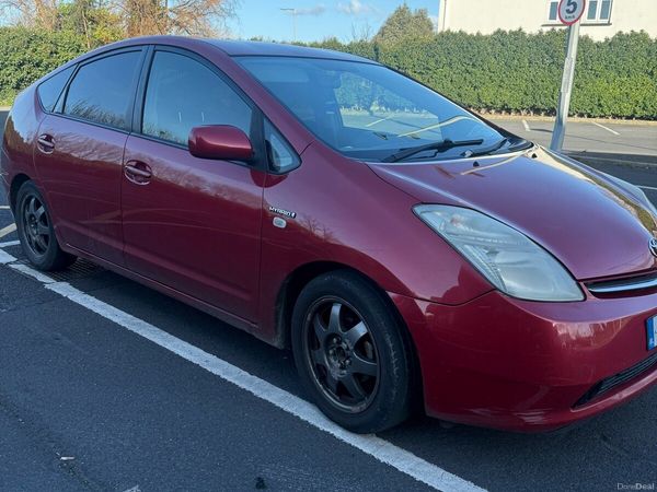 Toyota Prius Hatchback, Petrol Hybrid, 2008, Red