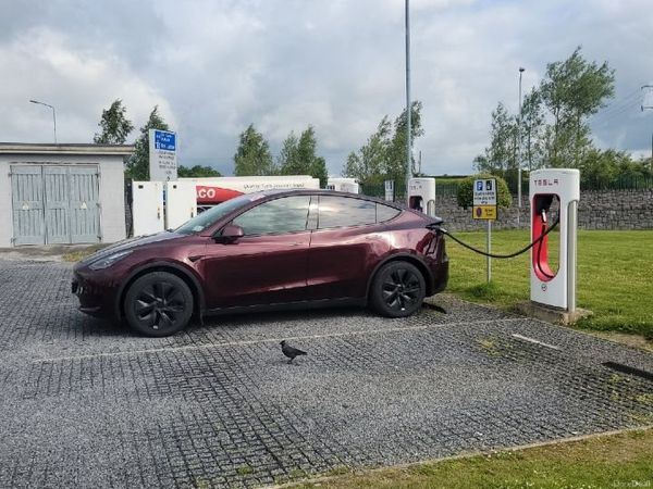 Tesla Model Y MPV, Electric, 2024, Red