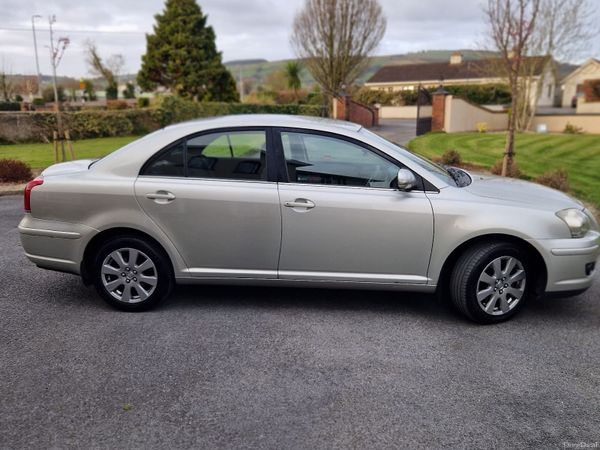 Toyota Avensis Saloon, Diesel, 2009, Silver