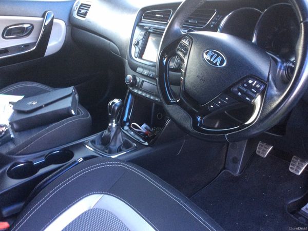 Kia Ceed Hatchback, Diesel, 2014, Silver