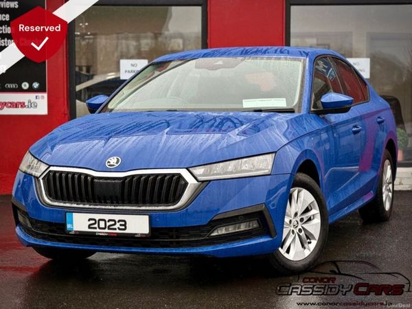 Skoda Octavia Hatchback, Diesel, 2023, Blue