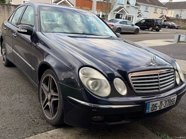 Mercedes-Benz E-Class Saloon, Petrol, 2005, Blue